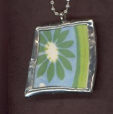 flower with stripe mod pendant